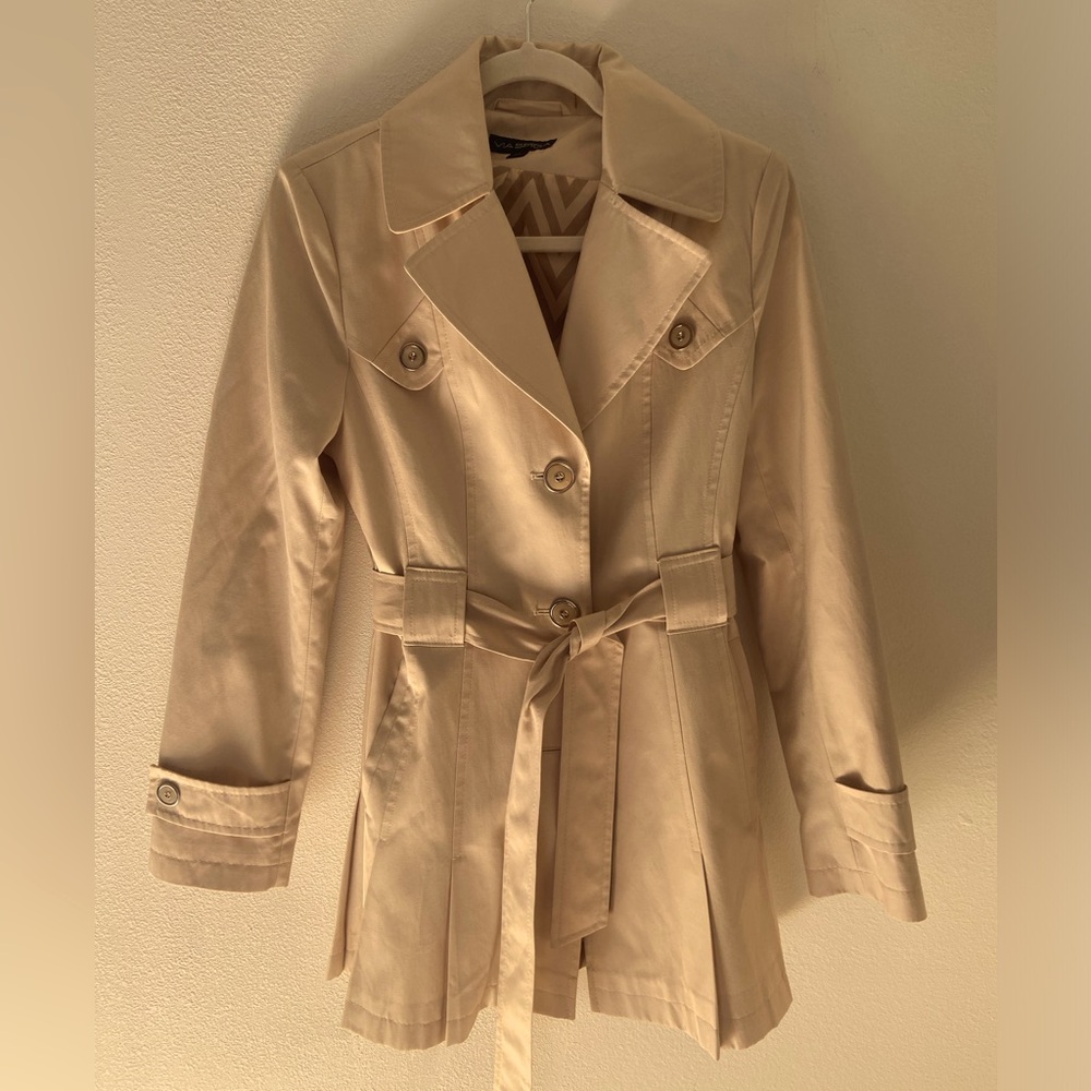 Via Spiga Cream Trench Coat with Belt, Size Medium, Like New Condition